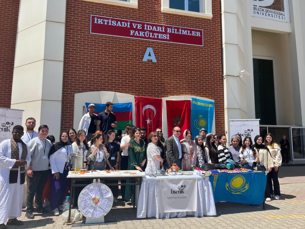 İşletme Kulübü "Kültürler Şenliği" Adlı Bir Etkinlik Gerçekleştirdi.
